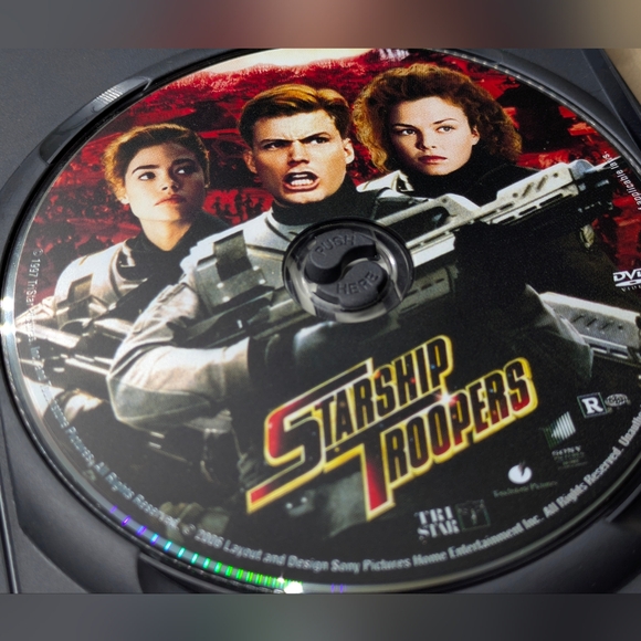 Starship Troopers DVD (1997 US) VG Condition - Picture 4 of 5